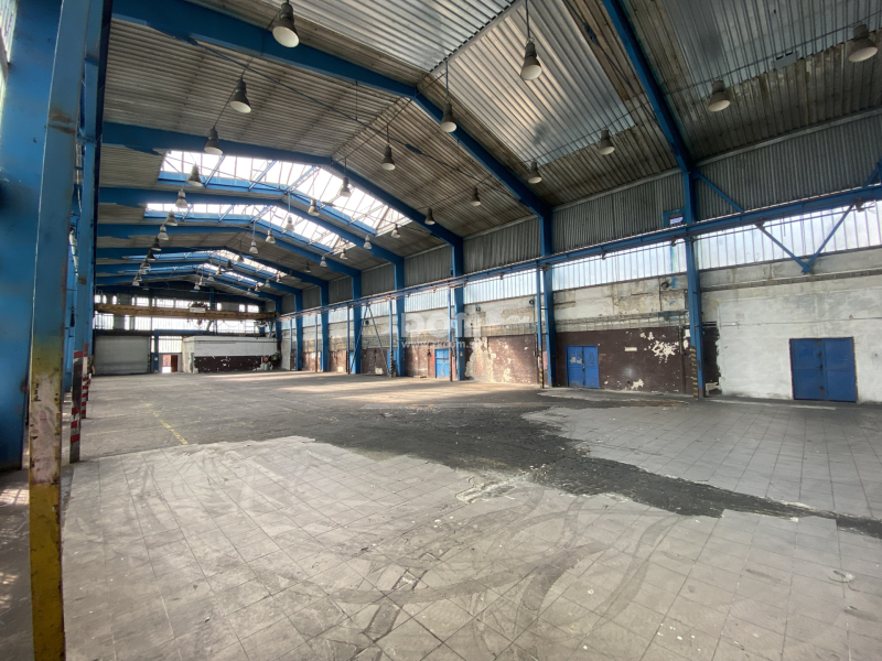 rkDOM | Na prenájom skladové / dielenské priestory na Starej Vajnorskej v Bratislave - hala 916m²
