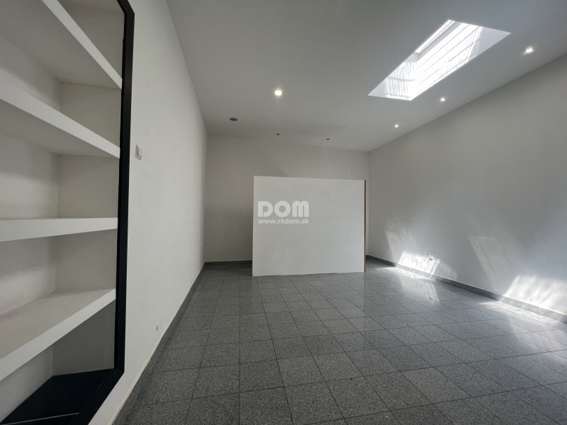 Prenájom obchodného priestoru o výmere 40 m2 v centre Žiliny