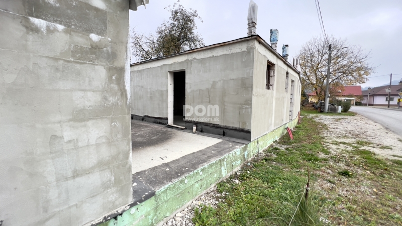 Rozostavaný rodinný dom blízko Žiliny
