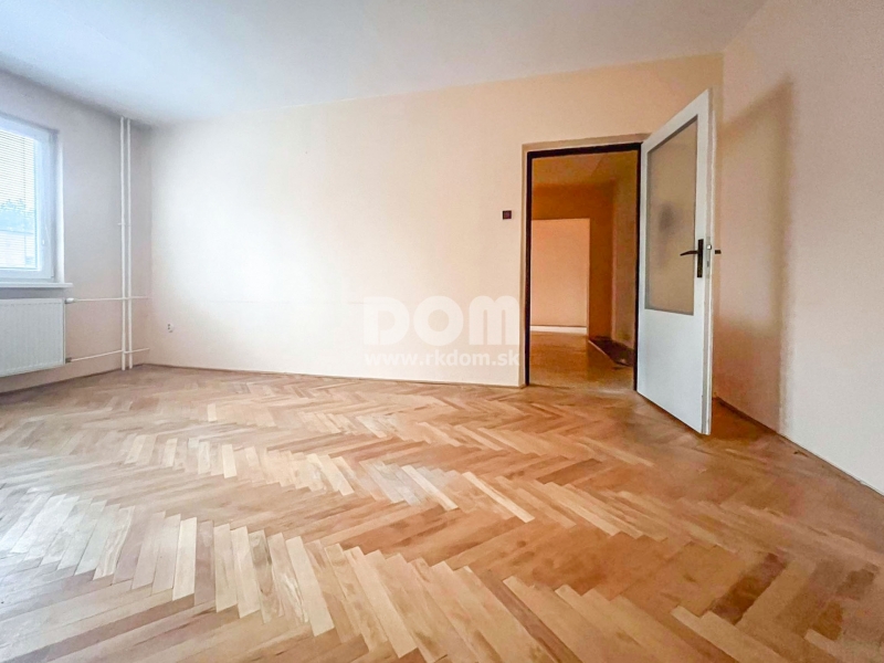 Predaj 3-izbového bytu v pôvodnom stave v centre Považskej Bystrice
