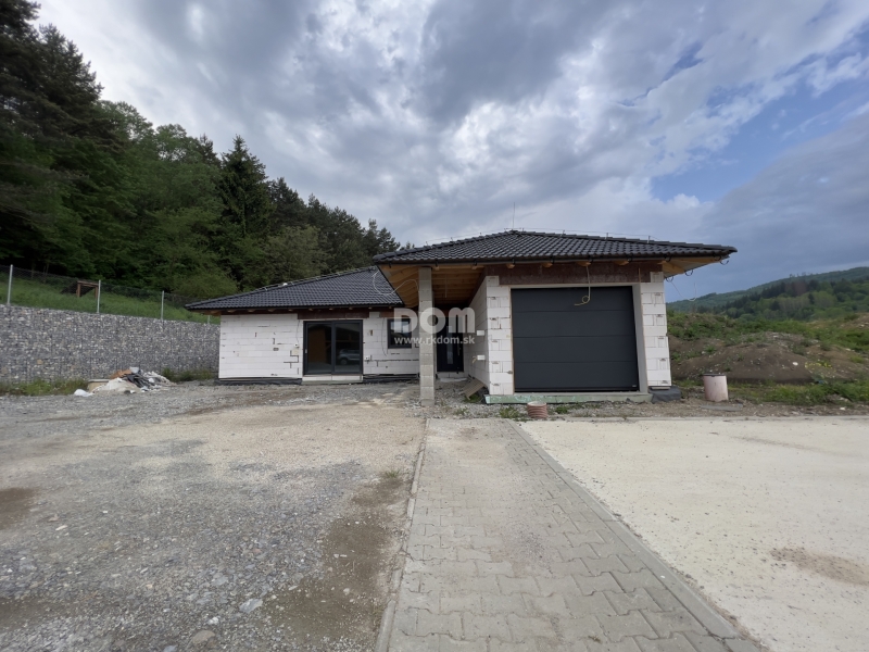 Nadštandardný 4 - Izbový Bungalov Žilina - Svederník