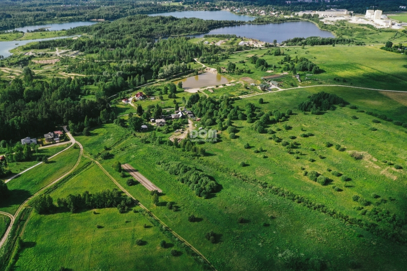 PRIPRAVUJEME Veľkometrážny Pozemok  Žilina - Divina